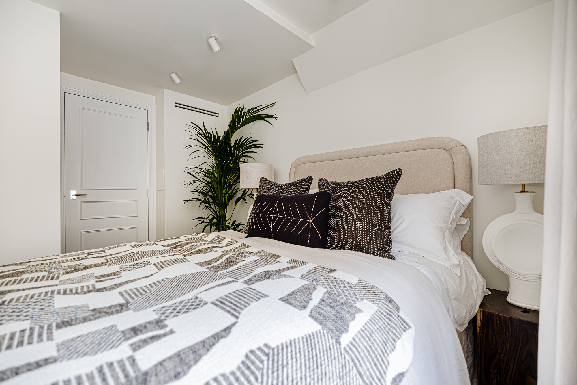 Interior photography St Michael's Gardens Notting Hill by Pagana Photography